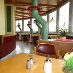 Hotel Und Rasthof Avus