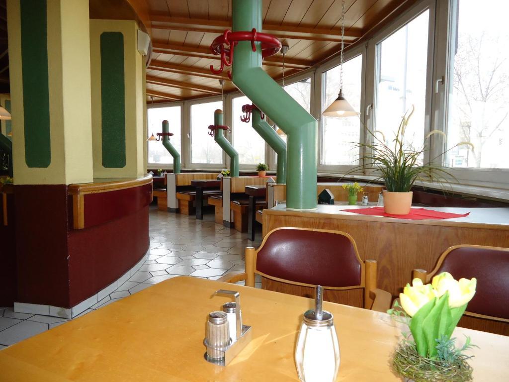 Und Rasthof Avus 2* Berlino