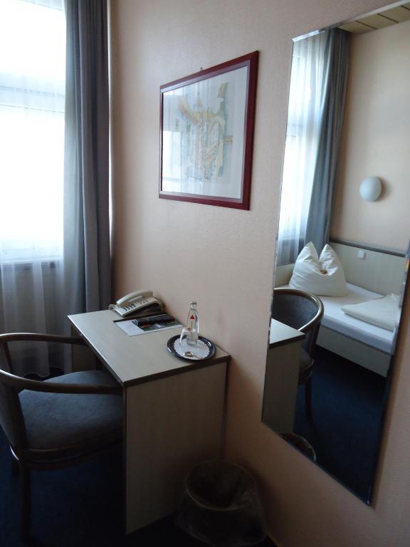 Und Rasthof Avus Motel 2*